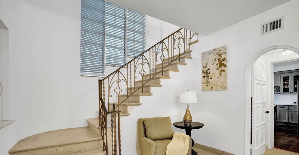 Public Area, 7 BR Villa with Heated Pool & Gameroom, Broward