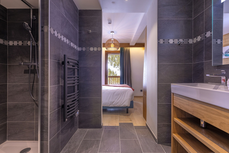 Bathroom 5, Le Hameau des Oursons, Savoie