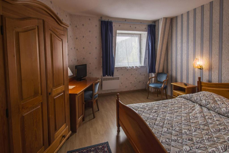 Bedroom 5, Logis Hostellerie De L'etoile, Bas-Rhin