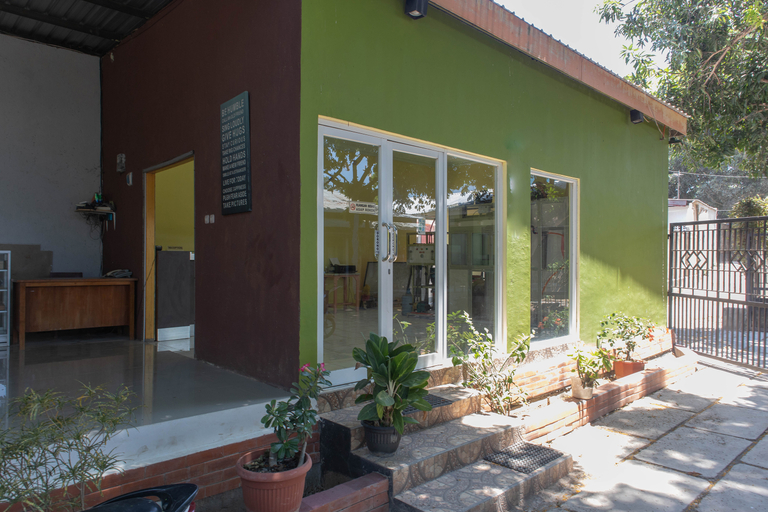 Exterior & Views 1, OYO 1359 Evergreen Homestay, Kupang