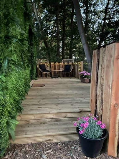 Garden 2, Luxury Cabin in the Woods, Rutland