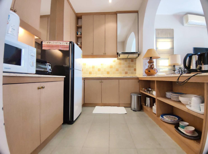 Dining Room 10