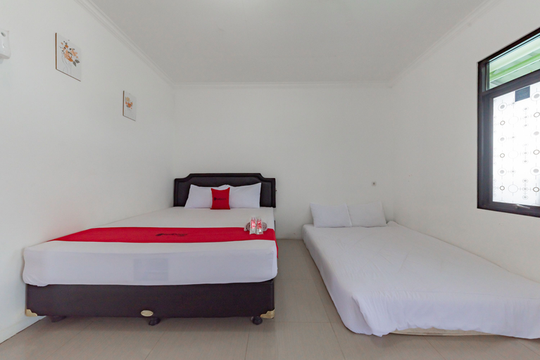 Bedroom 3, RedDoorz Resort Syariah @ Jaya Tirta Abadi, Purwakarta