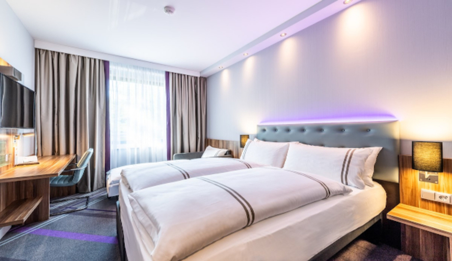 Bedroom 4, Premier Inn Essen City Limbecker Platz, Essen