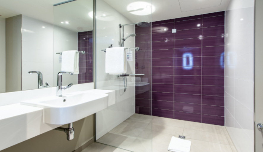 Bathroom 4, Premier Inn Essen City Centre, Essen