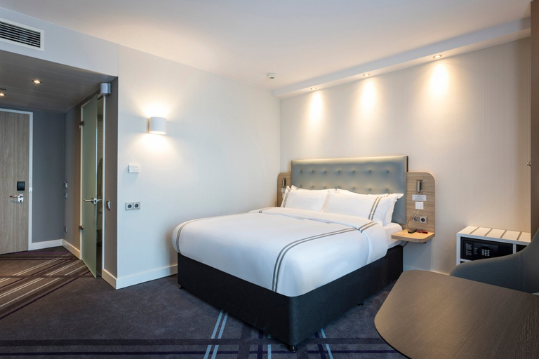 Bedroom 4, Premier Inn Freiburg City Sued, Freiburg im Breisgau