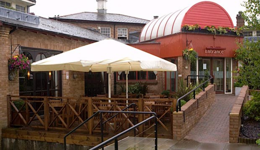 Exterior & Views 2, Premier Inn Glasgow East Kilbride Central, South Lanarkshire