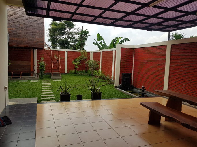 Exterior & Views 5, Vila Gazebo Cihanjuang, Cimahi