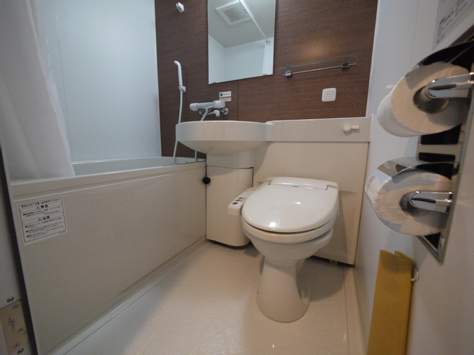 Bathroom 19