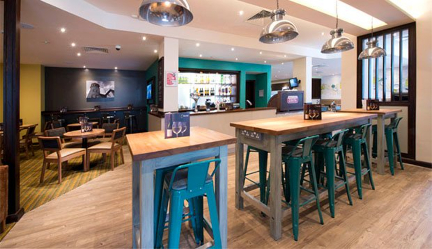 Food & Drinks 5, Premier Inn Derby Cc Riverlights, Derby