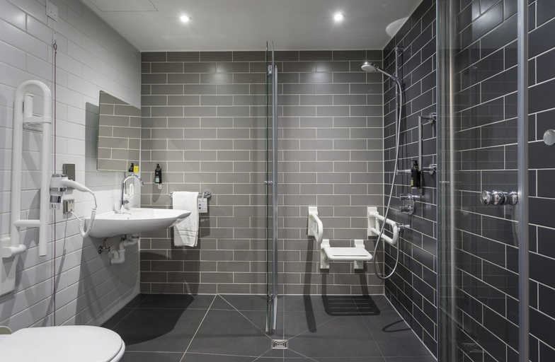 Bathroom 5, Premier Inn Freiburg City Sued, Freiburg im Breisgau