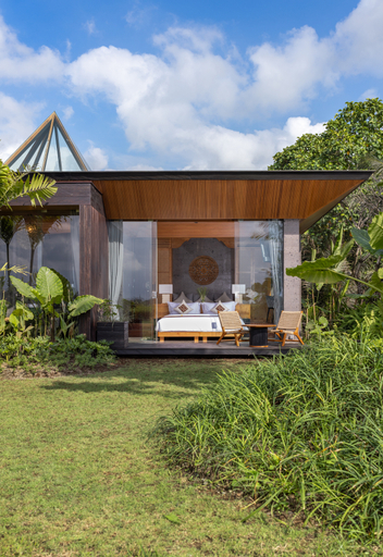 Exterior & Views 18