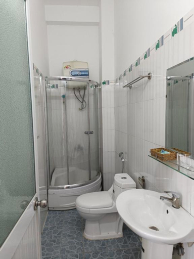 Bathroom 4