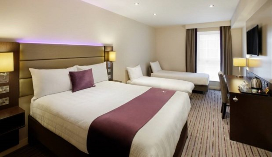 Bedroom 3, Premier Inn Great Yarmouth - Seafront, Norfolk