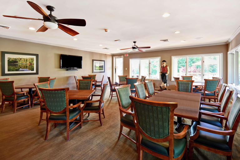 Food & Drinks 5, Embassy Suites Greenville Golf Resort, Greenville