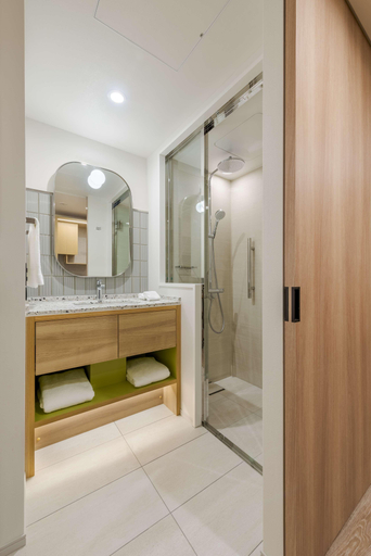 Bathroom 3, Hilton Garden Inn Kyoto Shijo Karasuma, Kyoto