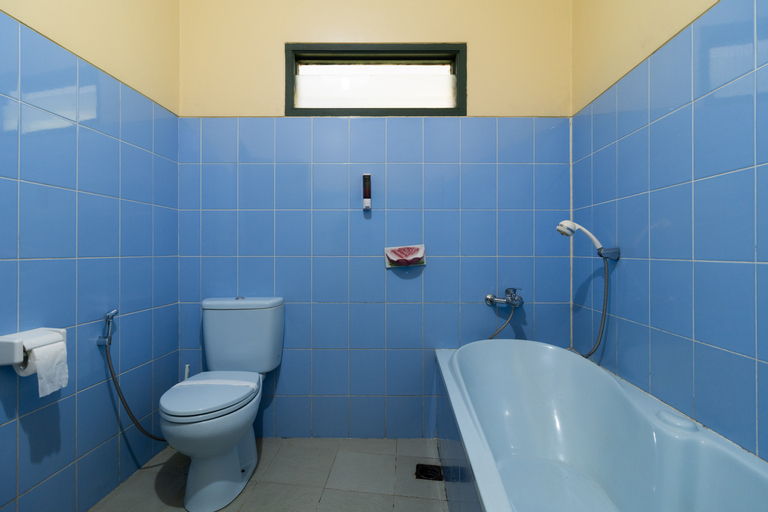 Bathroom 8
