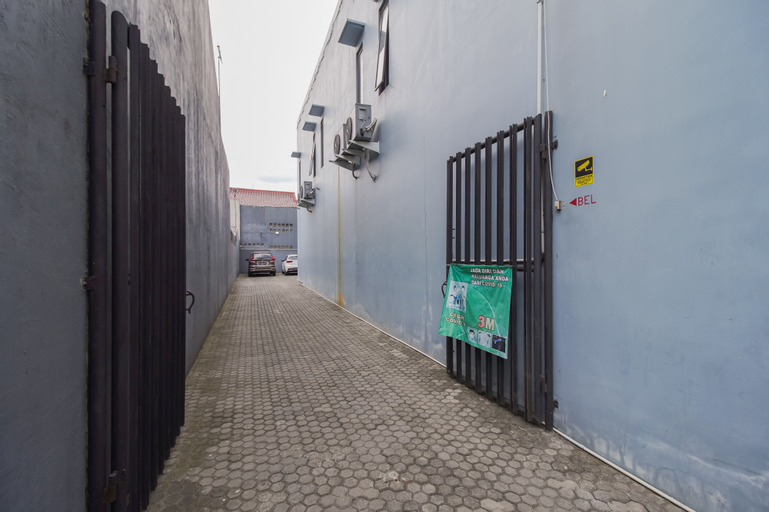 Exterior & Views 9