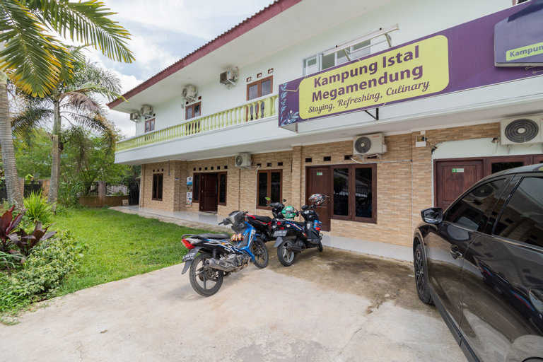 Exterior & Views 1, Urbanview Hotel Kampung Istal Megamendung Puncak, Bogor