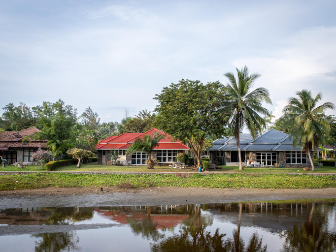F4 Beach house Kitchen BBQ 3 bedrooms Large yard, Klaeng