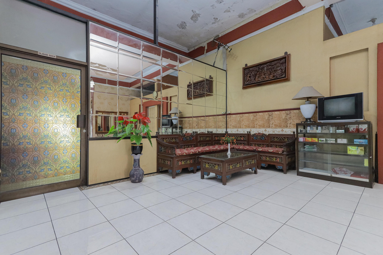 Public Area 2, RedDoorz Syariah @ Mojosari, Mojokerto