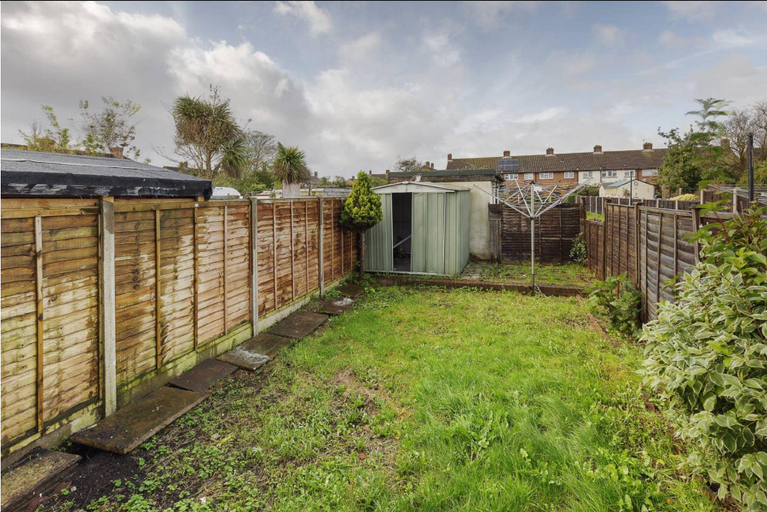 Others 4, Modern 4 bed house in Heathrow, London, Surrey