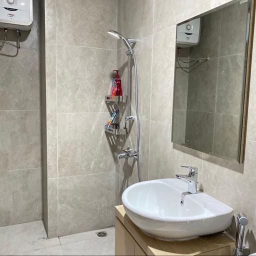 Bathroom 5, Galeno Pollux Habibie, Batam