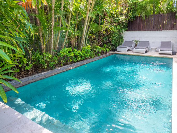 Swimming Pool 4