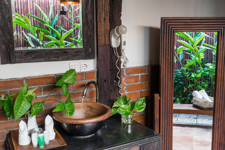 Bathroom 15