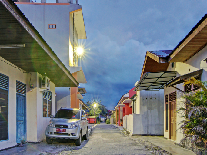Exterior & Views 2, OYO 91949 Ameera Homestay Syariah, Kampar