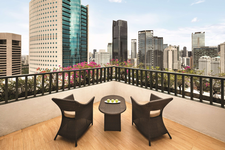 Exterior & Views 9