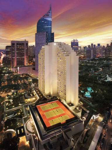 Exterior & Views 11