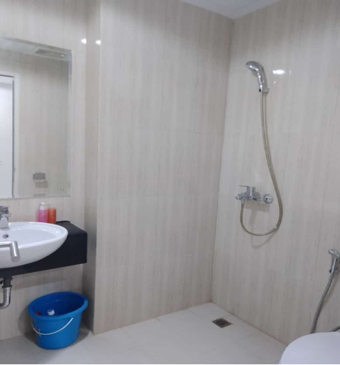 Bathroom 5, AR Putra at Sentul Tower Apartment, Bogor