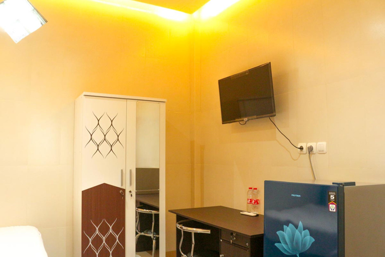 Others 5, HP Residence Mitra RedDoorz near Alun Alun Kediri, Kediri