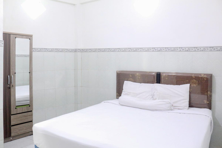 HP Residence Mitra RedDoorz near Alun Alun Kediri, Kediri