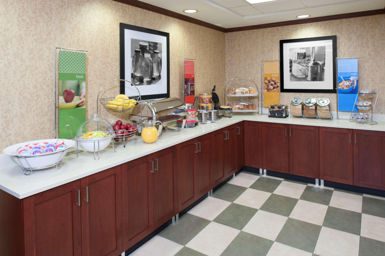 Food & Drinks 5, Hampton Inn & Suites Kokomo, Howard