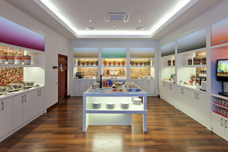 Food & Drinks 5, Hampton by Hilton Warsaw Airport, Warsaw