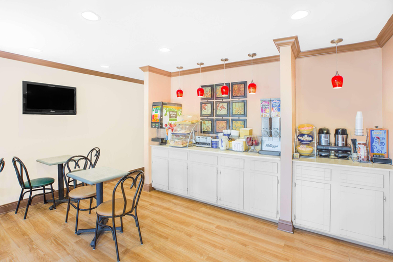 Food & Drinks 5, Americas Best Value Inn Kosciusko, Attala