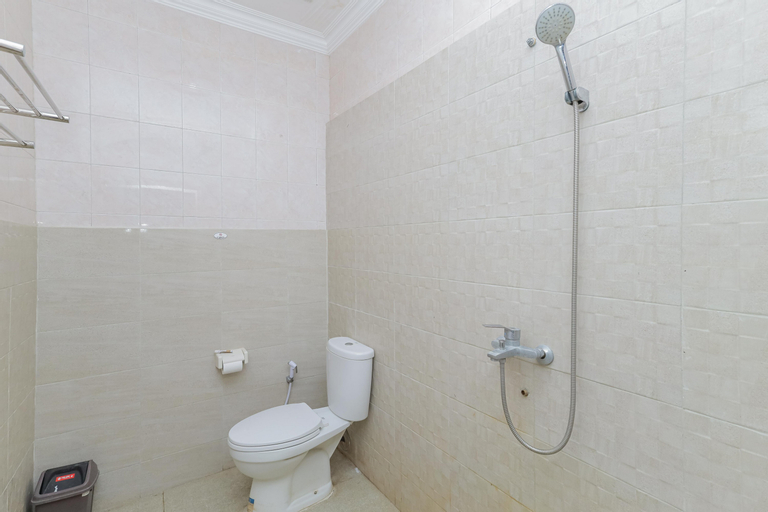 Bathroom 10