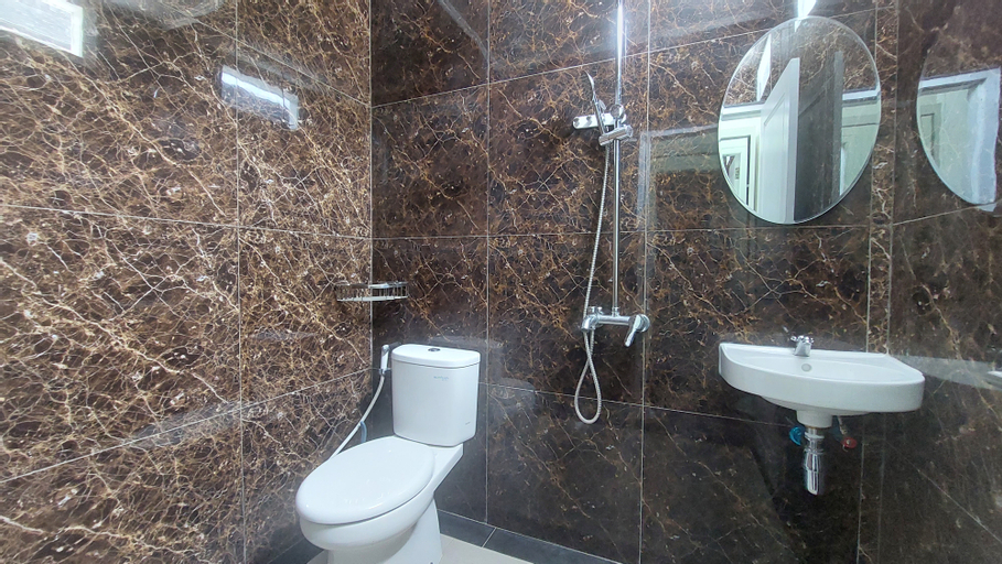 Bathroom 7