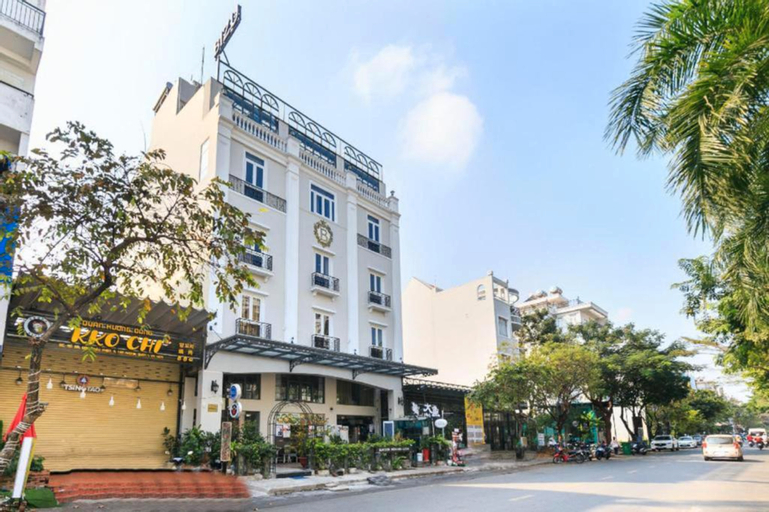Exterior & Views 15