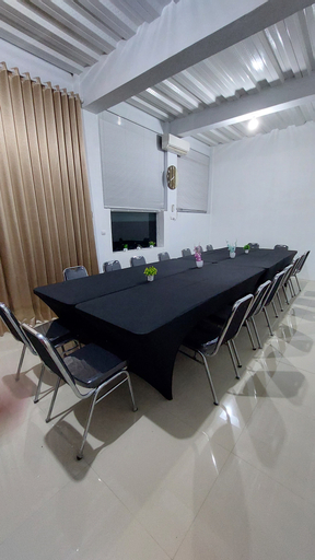 Public Area, Teras Luhur Villa & Cafe dengan Pemandangan Gunung dan Pesawahan, Bandung