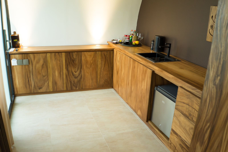 Dining Room 8