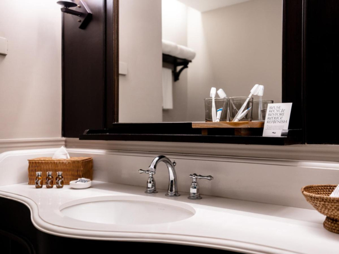 Bathroom 5, Burirattana Hotel, Muang Chiang Mai