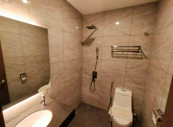 Bathroom 4, Spring Season Hotel, Muar