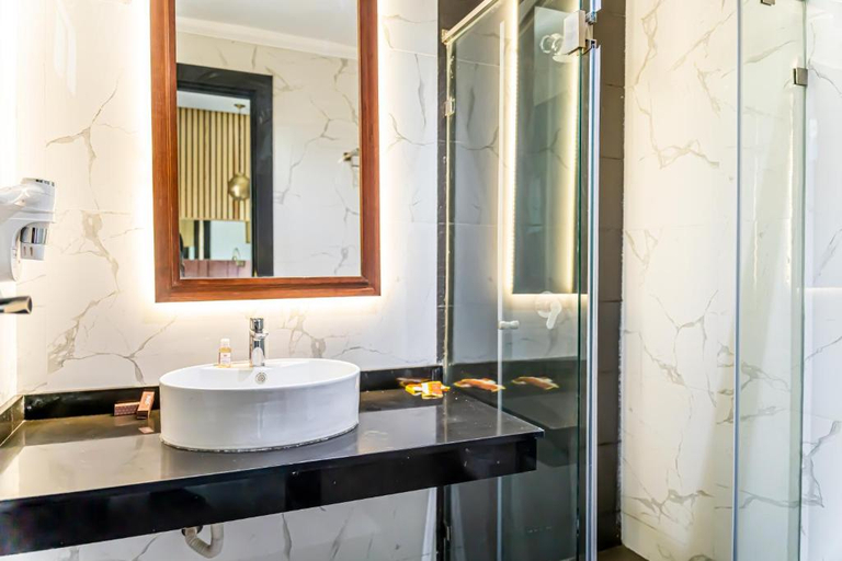 Bathroom 4, Hotel Les Ambassadeurs, Casablanca