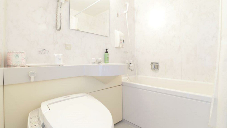 Bathroom 9