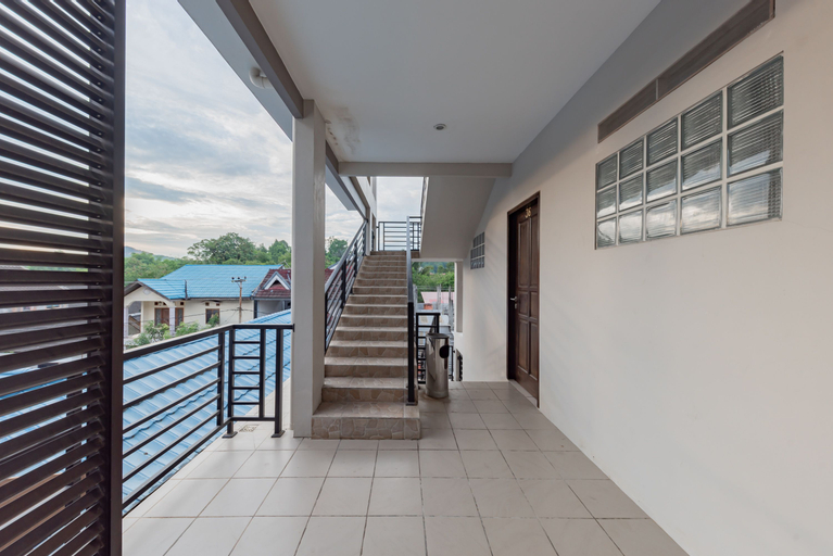 Exterior & Views 4, RedDoorz Plus @ Hotel Ulin Samarinda, Samarinda