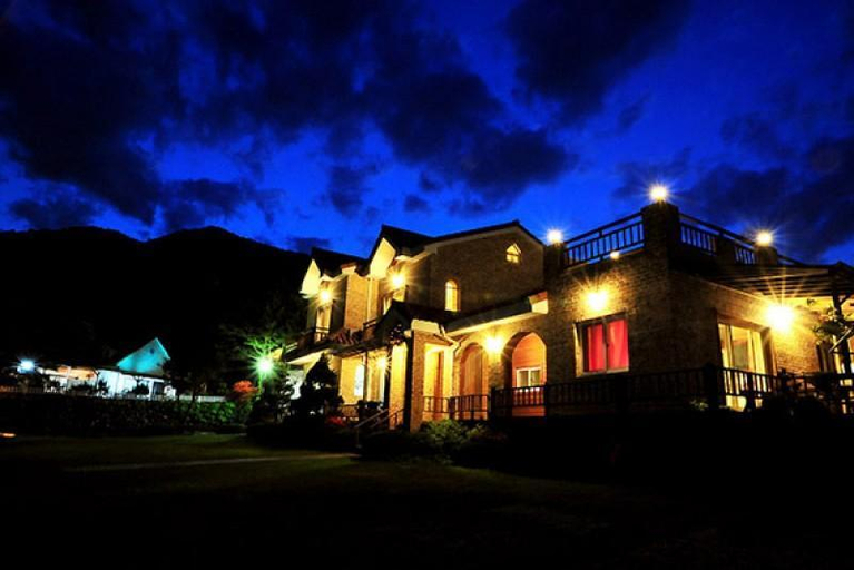 Exterior & Views 1, Gapyeong Morning Hill Pension, Gapyeong