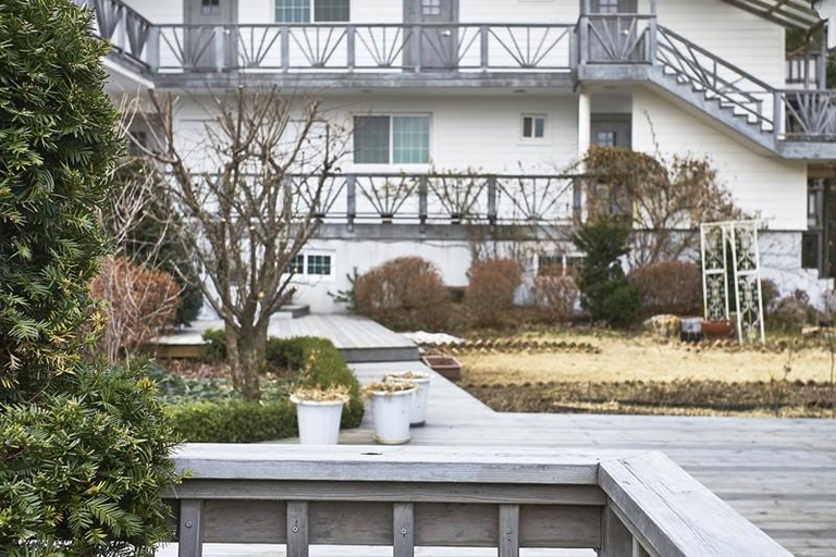 Others 2, Gapyeong Eonesque Pension, Gapyeong